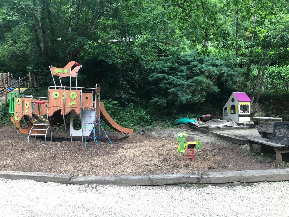 Camping Moulin De Chaules Saint-Constant Exterior foto